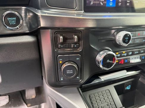 Used 2025 Ford F250 Lariat w/ Chrome Package image 36