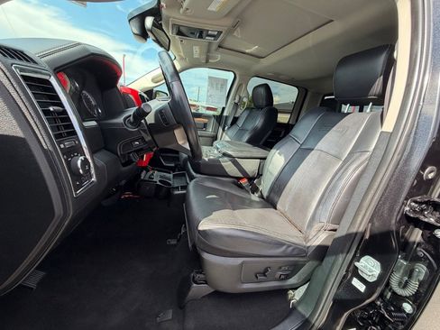 Used 2018 RAM 1500 Laramie w/ Convenience Group AWD/4WD image 10