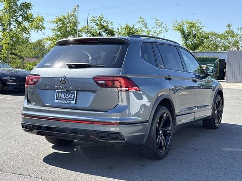 Used 2023 Volkswagen Tiguan SE R-Line FWD image 3
