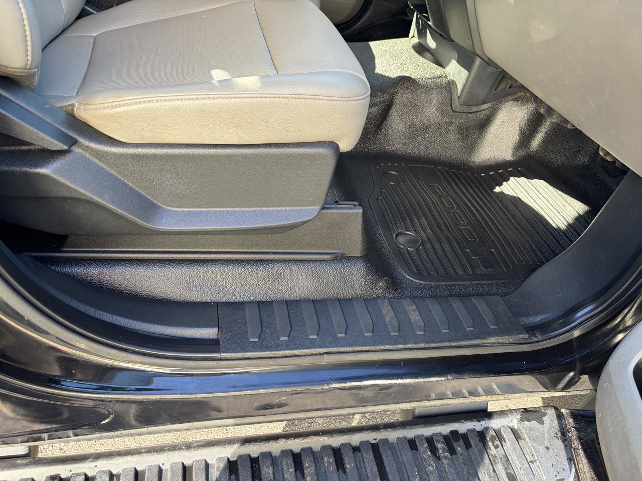 Used 2022 Ford F550 4x4 Regular Cab Super Duty image 31