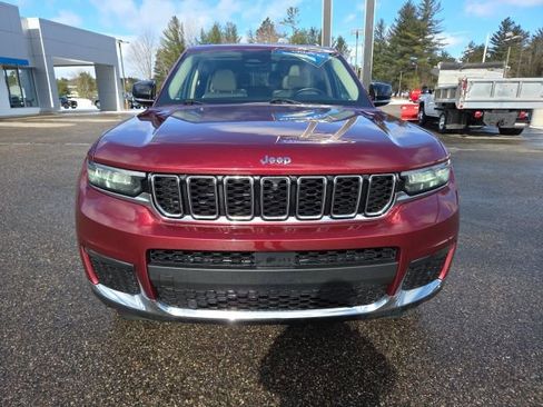 Used 2022 Jeep Grand Cherokee L Limited w/ Luxury Tech Group II image 3