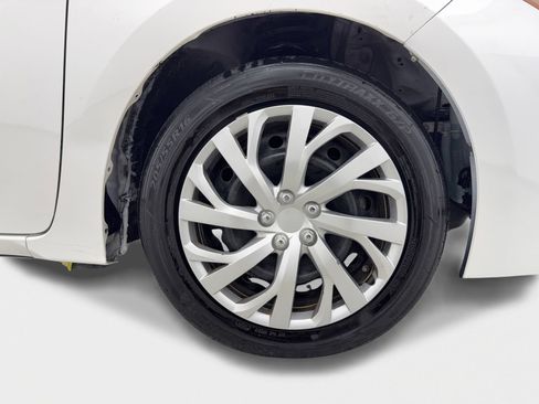 Used 2019 Toyota Corolla LE FWD image 47