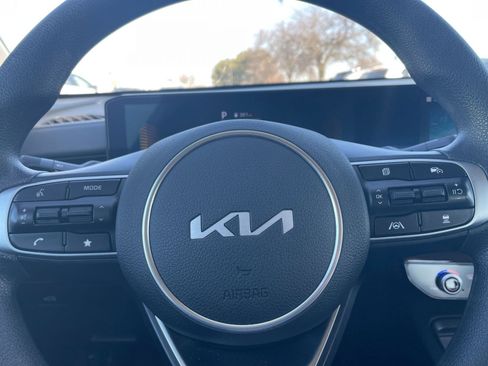 Used 2025 Kia K5 LXS image 27