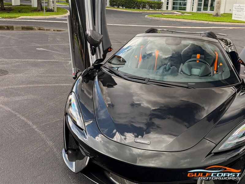 Used 2018 McLaren 570S Spider RWD image 4
