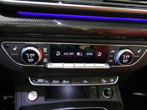 Used 2025 Audi SQ5 Premium Plus image 21