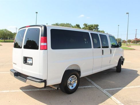 Used 2025 Chevrolet Express 3500 LT w/ LT Preferred Equipment Group RWD image 5
