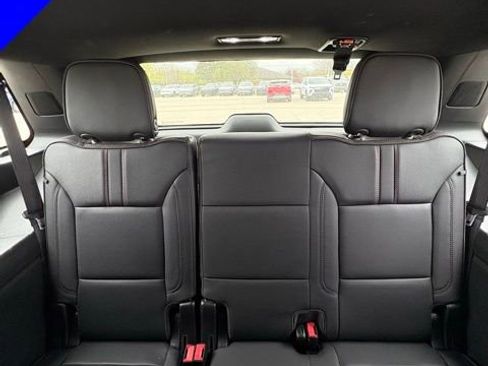 Used 2022 Chevrolet Tahoe RST w/ Luxury Package AWD/4WD image 31