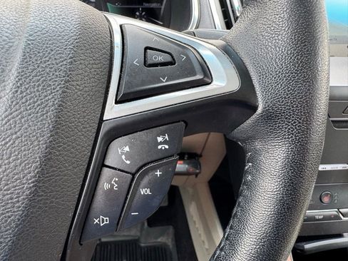 Used 2018 Ford Edge Titanium w/ Equipment Group 302A AWD/4WD image 20