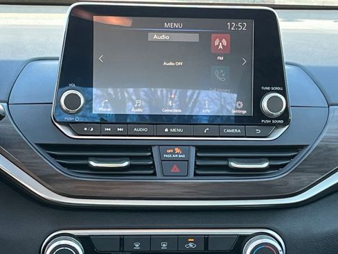 Used 2025 Nissan Altima 2.5 SV image 20