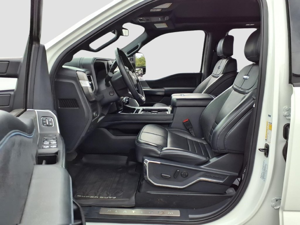 Used 2025 Ford F250 Platinum w/ FX4 Off-Road Package AWD/4WD image 24