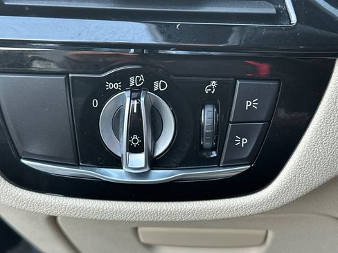 Used 2019 BMW 530e image 30