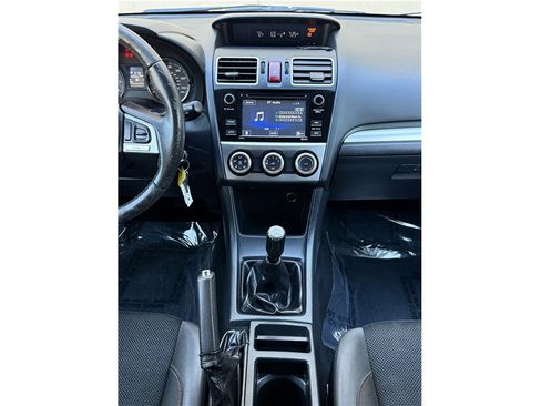 Used 2017 Subaru Crosstrek 2.0i Premium AWD/4WD image 16
