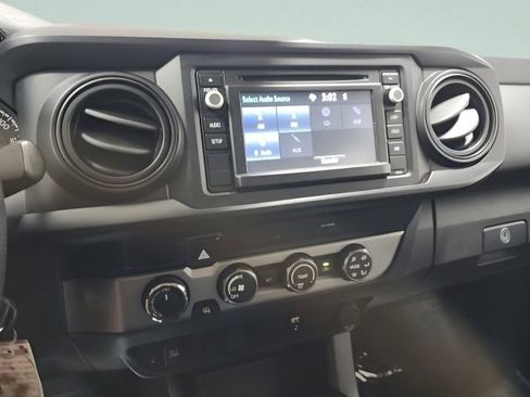 Used 2019 Toyota Tacoma SR image 30
