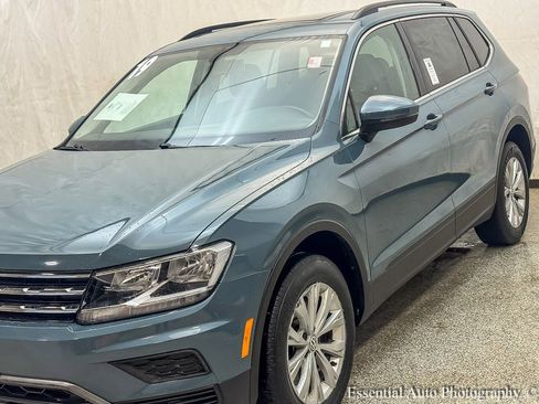 Used 2019 Volkswagen Tiguan SE w/ Panoramic Sunroof Package image 5