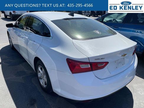 Used 2017 Chevrolet Malibu LS FWD image 3
