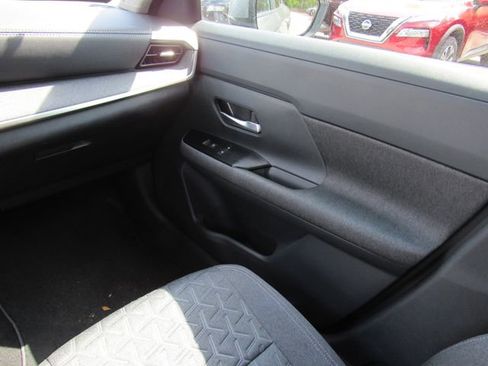 Certified 2025 Nissan Kicks SV w/ Illumination Package image 19