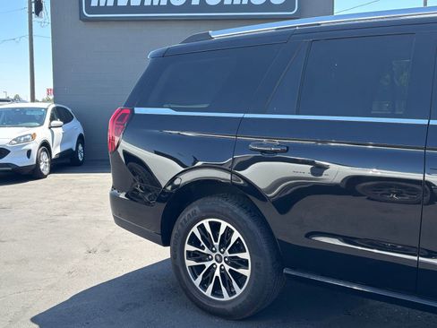 Used 2025 Ford Expedition Platinum AWD/4WD image 3