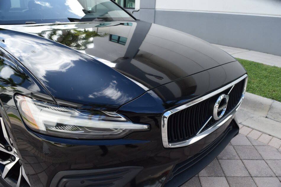 Used 2019 Volvo S60 T5 Momentum w/ Premium Package FWD image 10