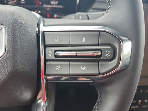 New 2026 GMC Acadia Elevation w/ Elevation Premium Package AWD/4WD image 22