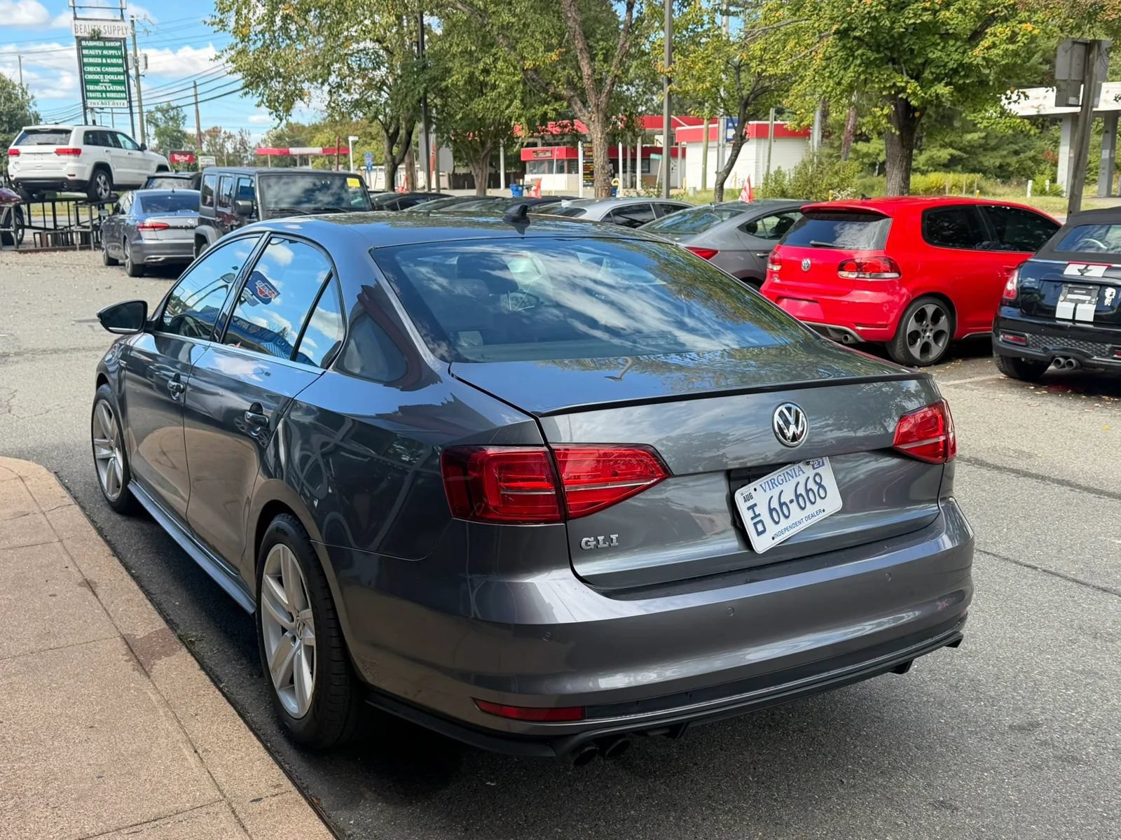 Used 2017 Volkswagen Jetta GLI FWD image 4