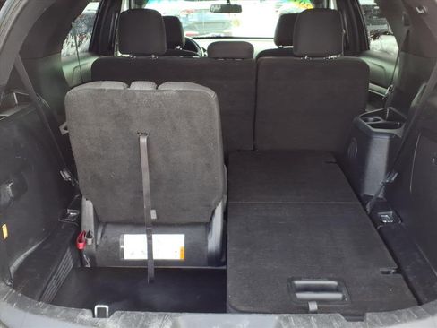 Used 2017 Ford Explorer XLT w/ Equipment Group 201A image 27