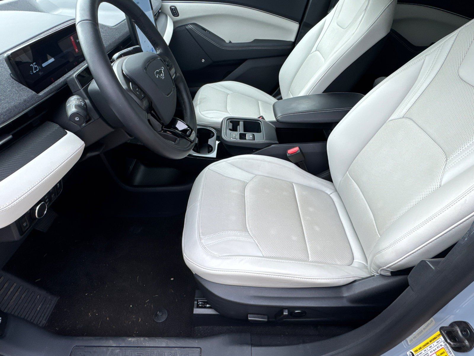 Used 2025 Ford Mustang Mach-E Premium RWD image 9
