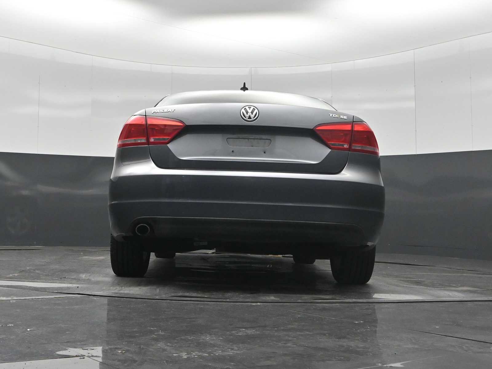 Used 2012 Volkswagen Passat TDI SE FWD image 32
