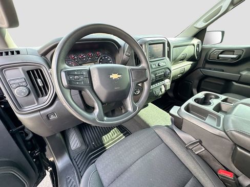 Used 2023 Chevrolet Silverado 1500 Custom image 9