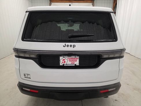 New 2026 Jeep Grand Wagoneer Limited AWD/4WD image 4