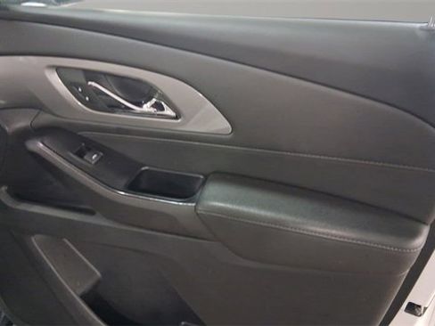 Used 2023 Chevrolet Traverse LT w/ LPO, Floor Liner Package image 18
