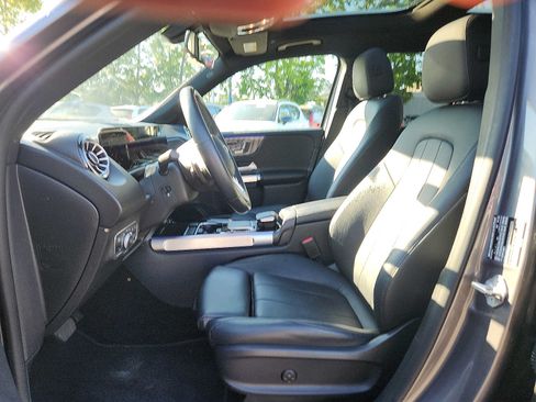 Used 2022 Mercedes-Benz GLB 250 4MATIC image 13