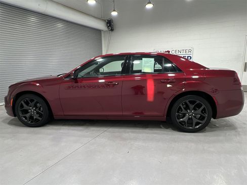 Used 2022 Chrysler 300 S image 5