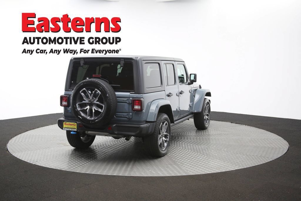 Used 2024 Jeep Wrangler Unlimited w/ Convenience Group AWD/4WD image 40
