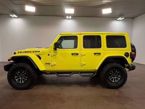 Used 2024 Jeep Wrangler Unlimited Rubicon AWD/4WD image 6