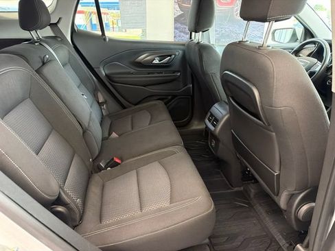 Used 2022 GMC Terrain SLE w/ Driver Convenience Package AWD/4WD image 9
