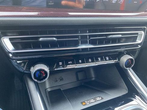 New 2026 Chevrolet Traverse RS w/ LPO, Floor Liner Package FWD image 24