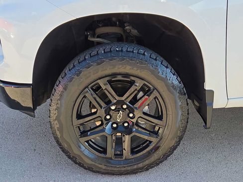 Used 2026 Chevrolet Silverado 1500 LT Trail Boss w/ Convenience Package II AWD/4WD image 12