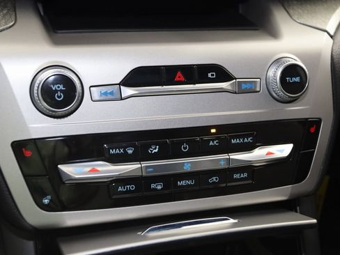 Used 2022 Ford Explorer Timberline image 32