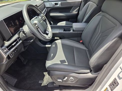 Used 2025 Hyundai Santa Fe SEL FWD image 10