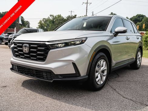 Used 2025 Honda CR-V LX image 3