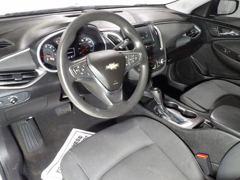 Used 2017 Chevrolet Malibu LS image 8