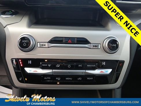 Used 2021 Ford Explorer XLT w/ Equipment Group 202A image 24