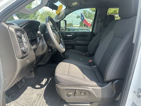 Used 2024 Chevrolet Silverado 2500 Custom w/ Custom Convenience Package image 5