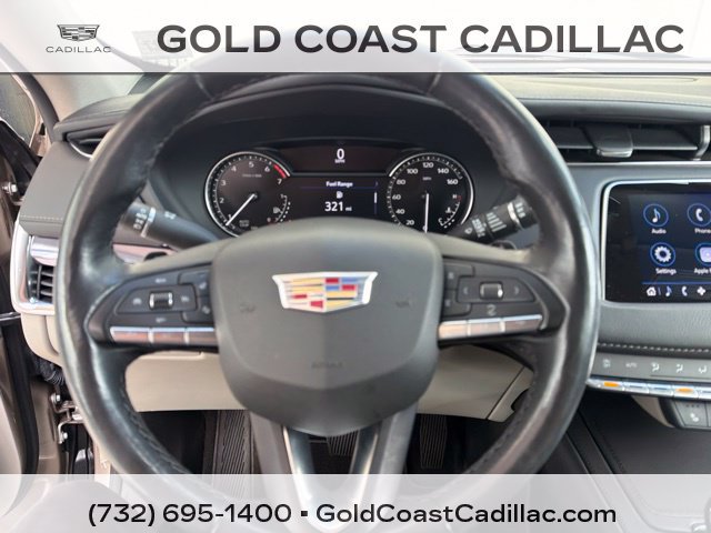 Used 2023 Cadillac XT4 Luxury w/ Cold Weather Package FWD image 17
