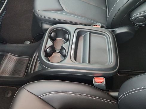 New 2027 Chrysler Pacifica LX FWD image 27