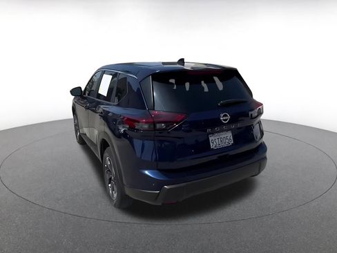 Used 2025 Nissan Rogue SV FWD image 11