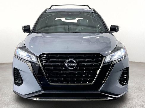 Used 2024 Nissan Kicks SR w/ SR Premium Package FWD image 5