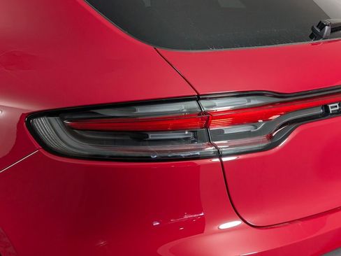 New 2026 Porsche Macan image 16