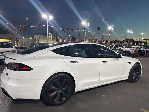 Used 2023 Tesla Model S Plaid image 5
