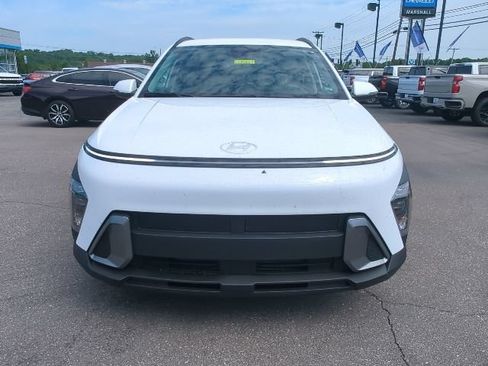 Used 2025 Hyundai Kona SEL FWD image 4